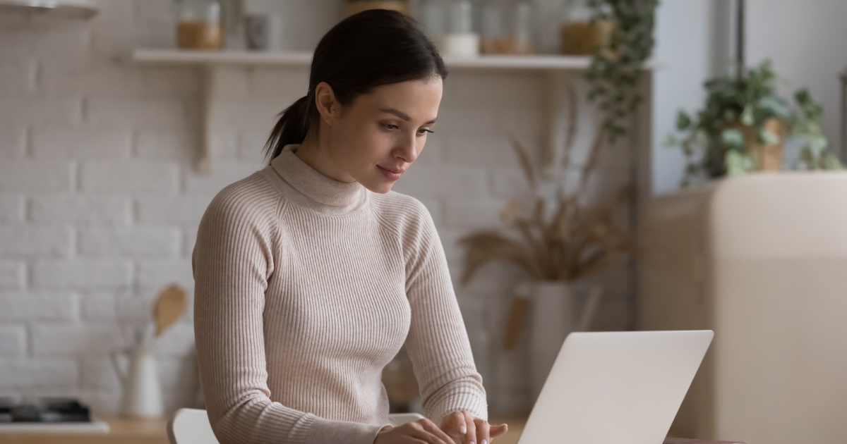 Mastering Corporate Training:  Choosing Between LXP and LMS